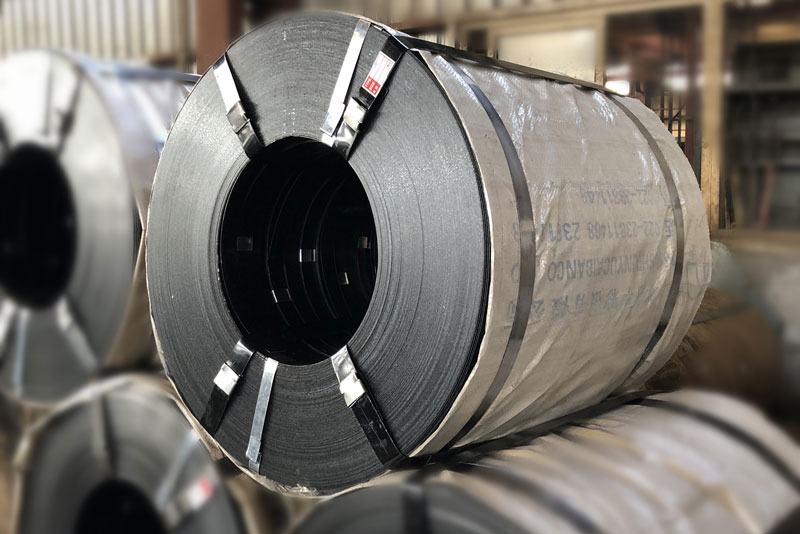 Painted waxed steel strapping